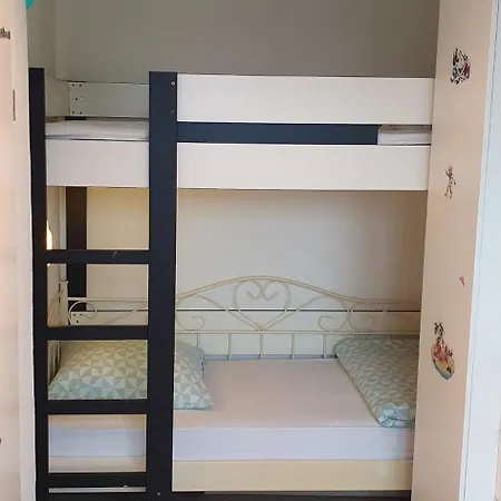 Dahlmath 4-1-6 Apartment